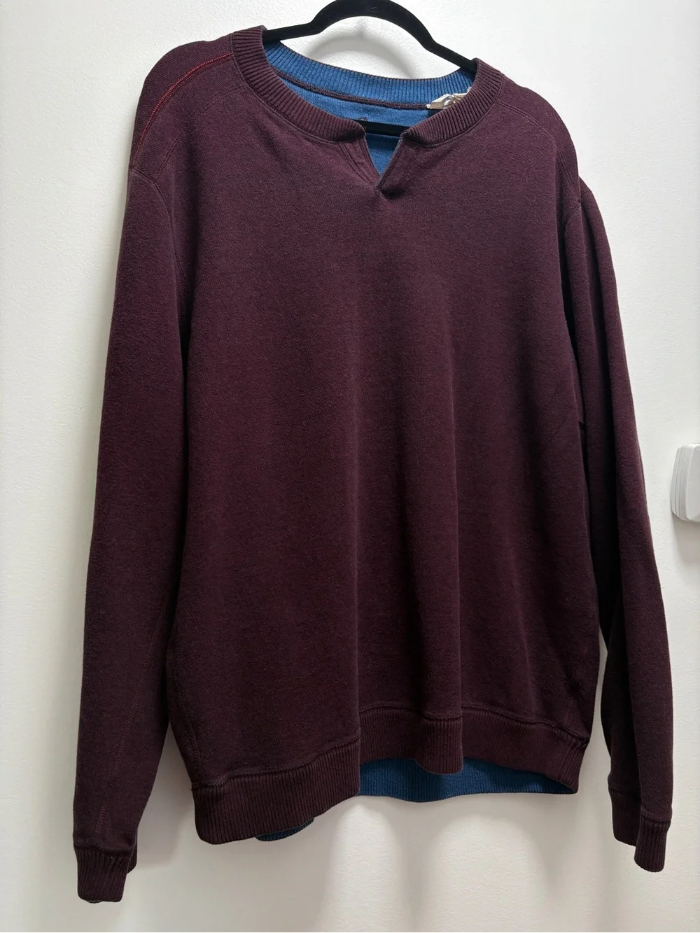 Tommy Bahama Men's V-Neck Sweater in Deep Burgundy Cabincore
